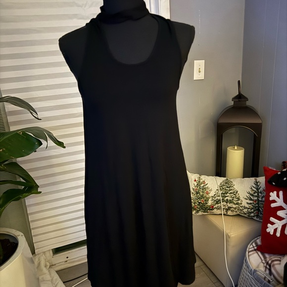 Topshop Dresses & Skirts - Topshop Black Midi Dress